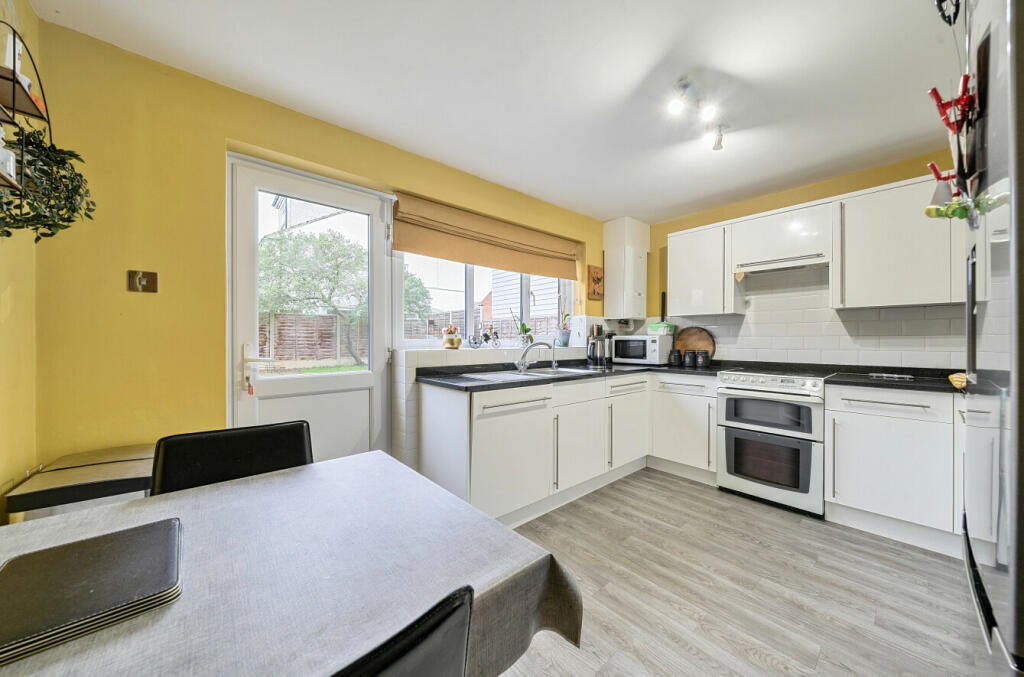 Additional image 7 of Rayfield Close, Barnston, Dunmow, Essex, CM6
