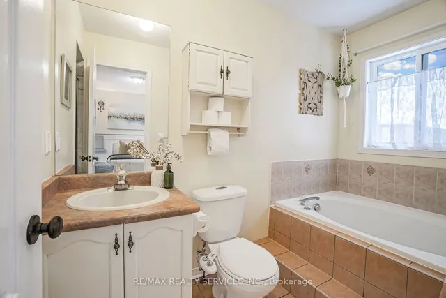 Additional image 25 of 28 Native Landing