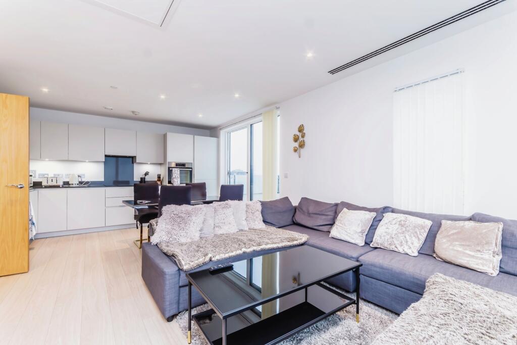 Additional image 11 of Cherry Orchard Road, Croydon, CR0