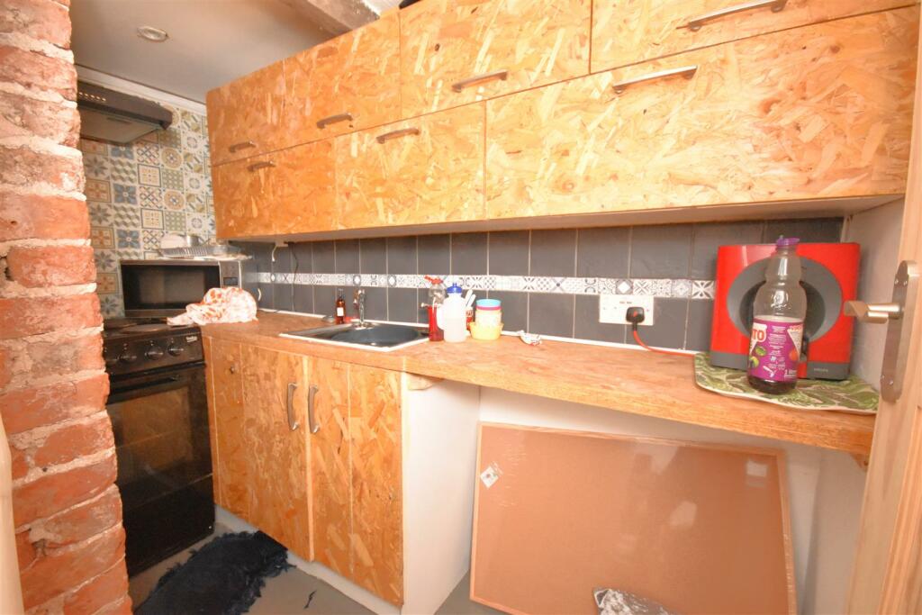 Additional image 8 of Parkgate Road, Neston
