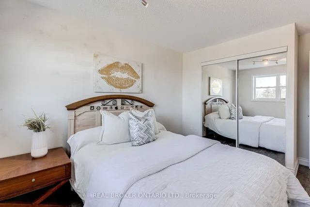 Additional image 18 of 50 Scarborough Golf Club Rd Unit 114