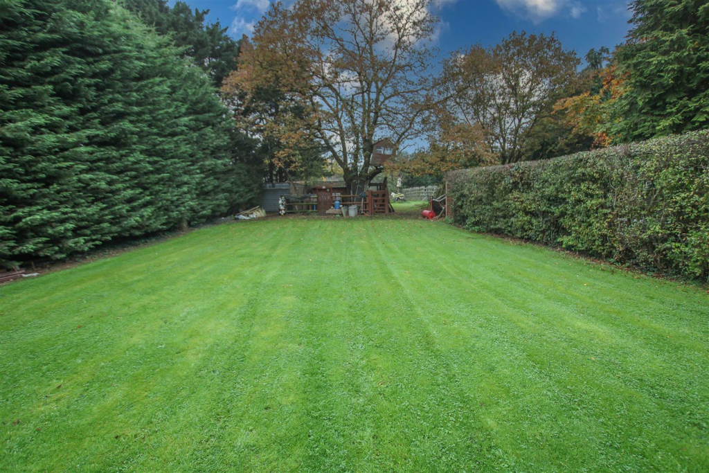 Additional image 35 of Nags Head Lane, Brentwood