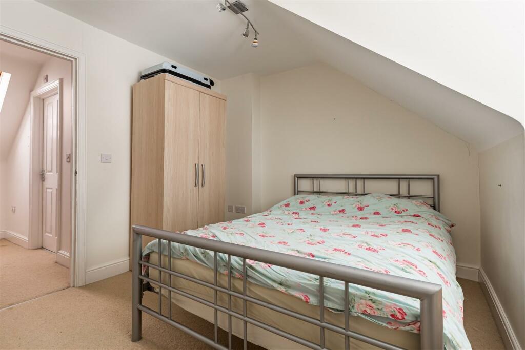 Additional image 17 of Walter Mead Close, Ongar