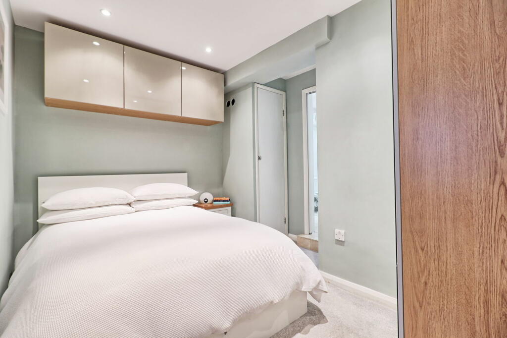 Additional image 10 of High Street, Maldon, CM9 5BU