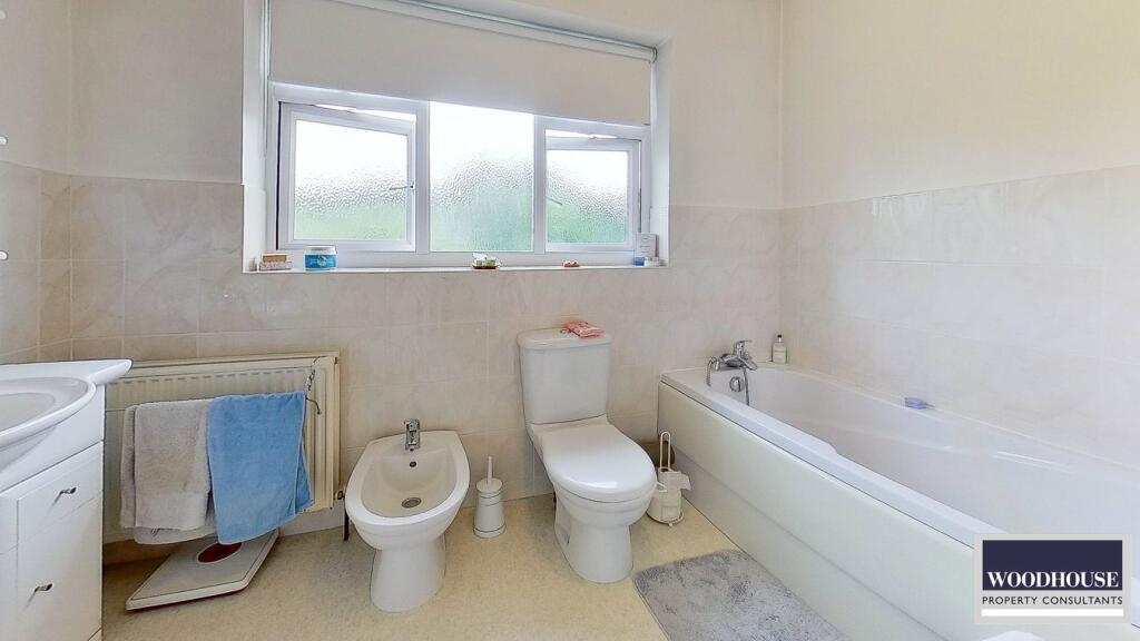 Additional image 12 of Hamlet Hill, Roydon, CM19