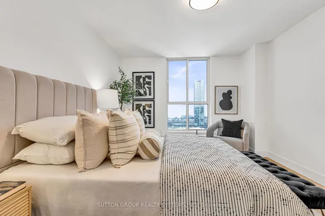 Additional image 26 of 60 Southport St Unit 912