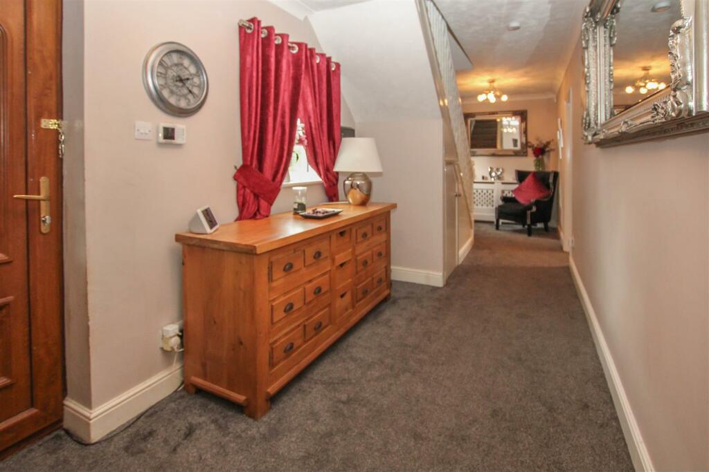 Additional image 13 of Honeypot Lane, Brentwood