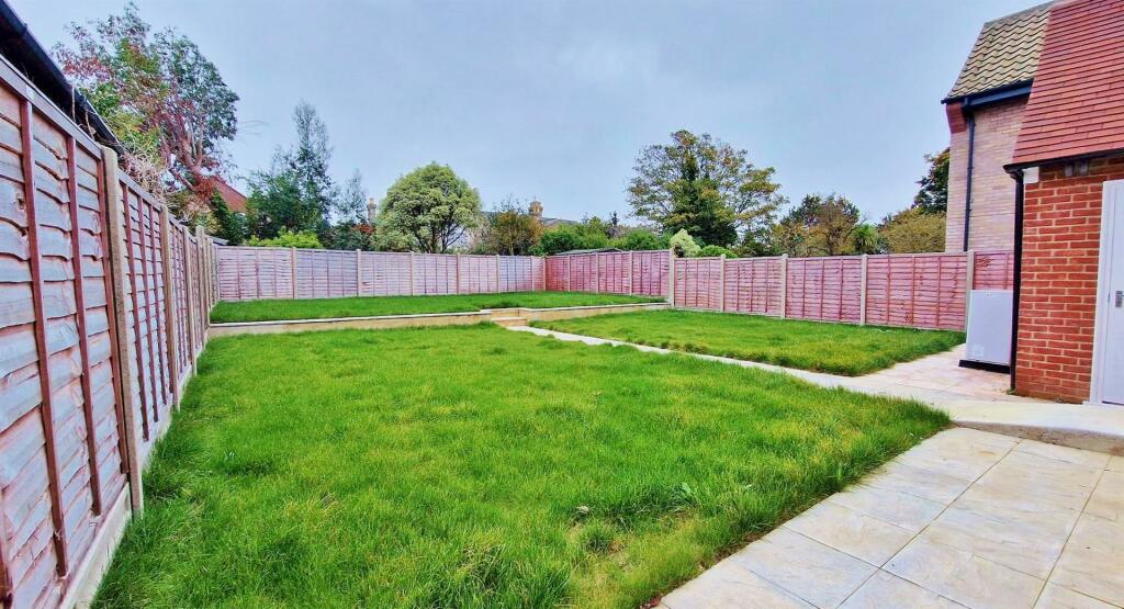 Additional image 28 of Upper Third Avenue, Frinton-on-Sea