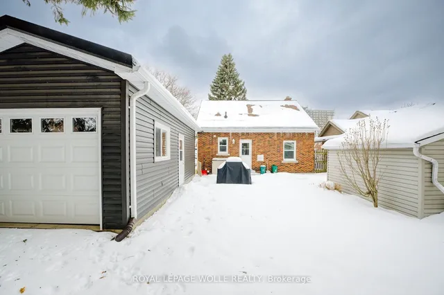 Additional image 32 of 46 Crestwood Ave