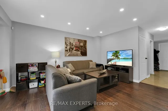 Additional image 16 of 10 Cassander Cres