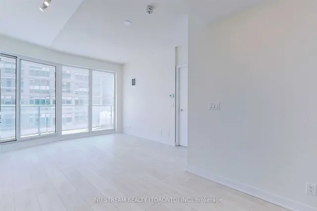 Additional image 14 of 2221 Yonge St St Unit 2405