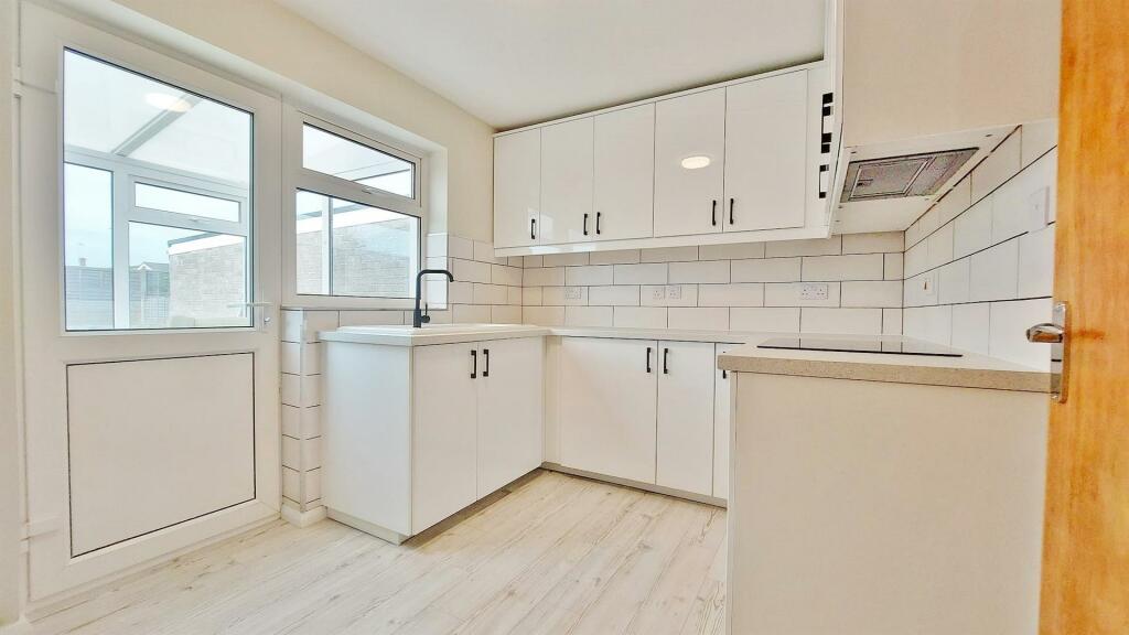 Additional image 2 of Thorns Way, Walton On The Naze