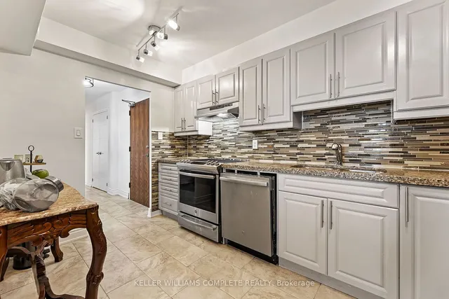 Additional image 7 of 714 The West Mall Unit 1004