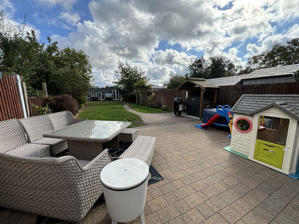 Additional image 45 of Thorndon Avenue, West Horndon, Brentwood