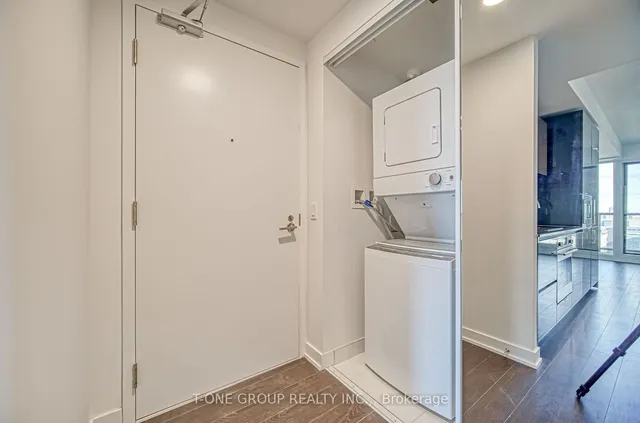 Additional image 29 of 238 Simcoe St