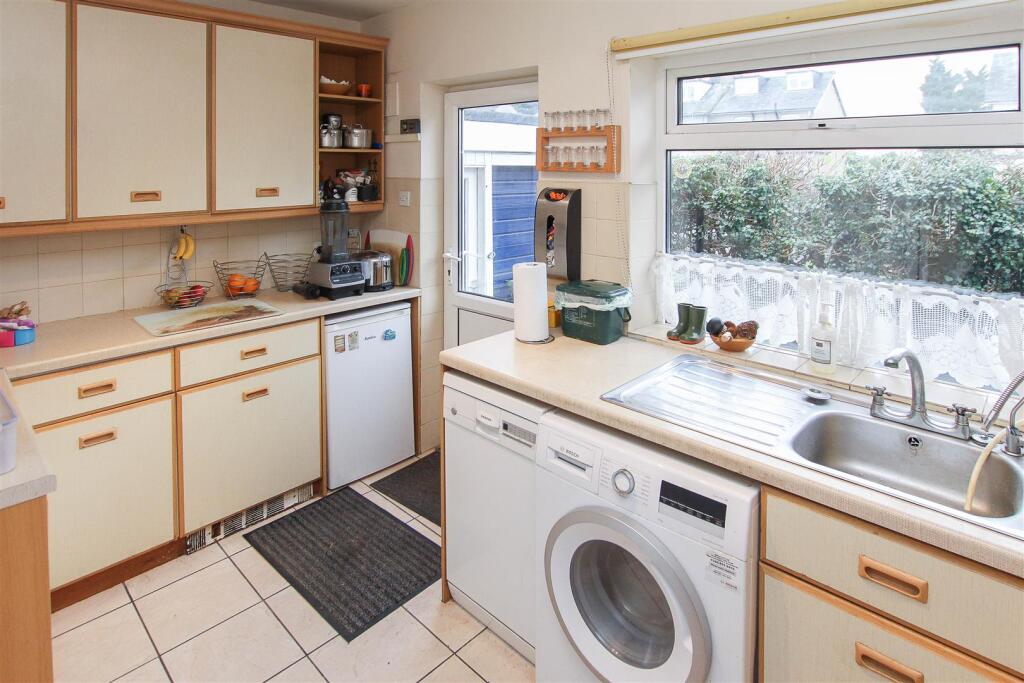 Additional image 25 of Walker Avenue, Fyfield, Ongar