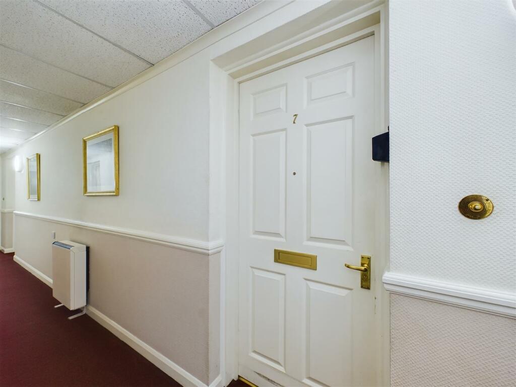 Additional image 10 of Brighton Road, Coulsdon