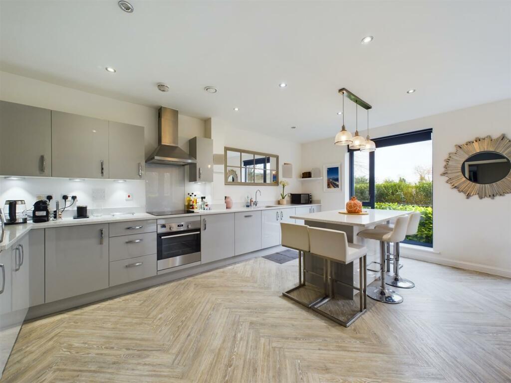 Additional image 12 of Iron Railway Close, Coulsdon