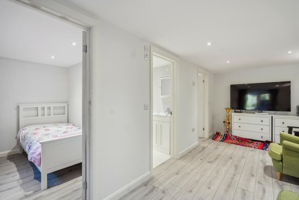 Additional image 26 of Shirley Hills Road, Shirley, CR0