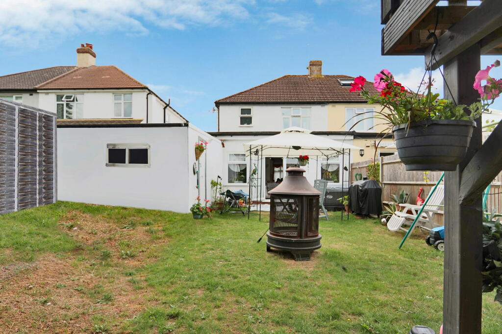 Additional image 11 of June Close,Coulsdon,CR5 2QR