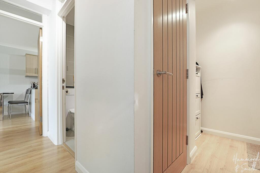 Additional image 7 of Station Approach, Theydon Bois, CM16