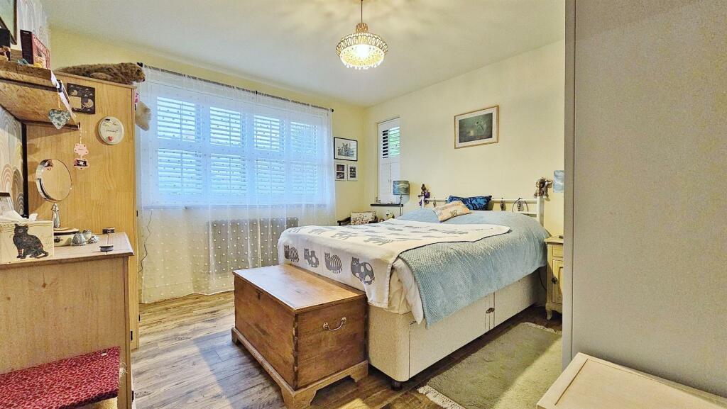 Additional image 14 of Harold Road, Frinton-On-Sea