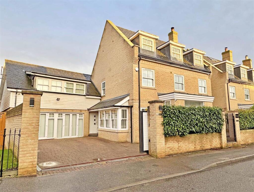 Additional image 43 of Queenborough Lane, Great Notley, Braintree