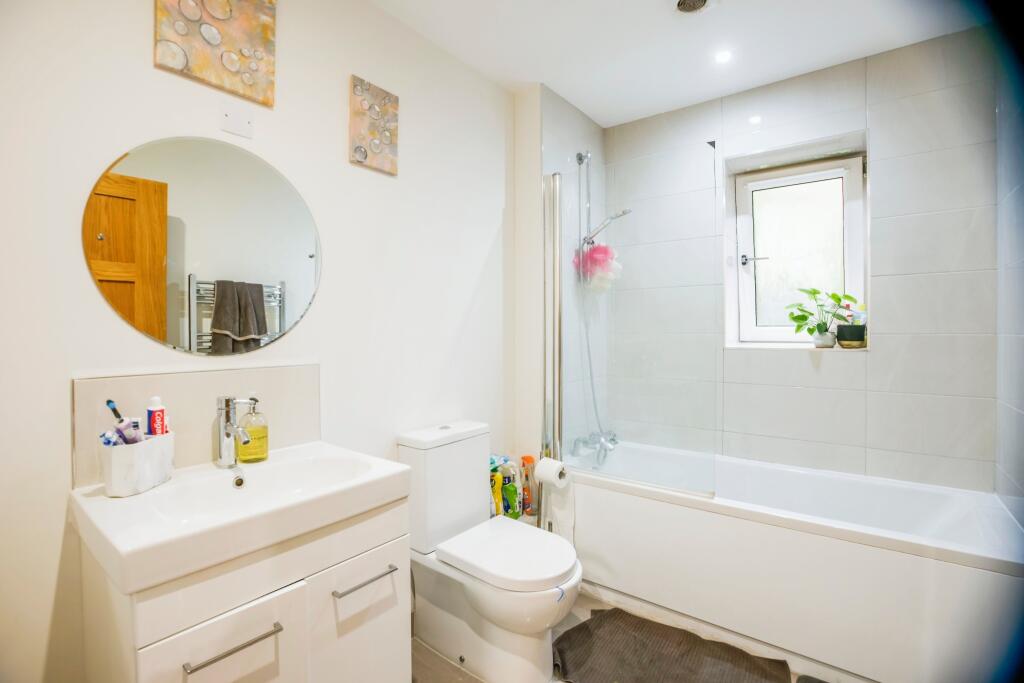 Additional image 8 of 38 Woodcote Grove Road, Coulsdon, CR5