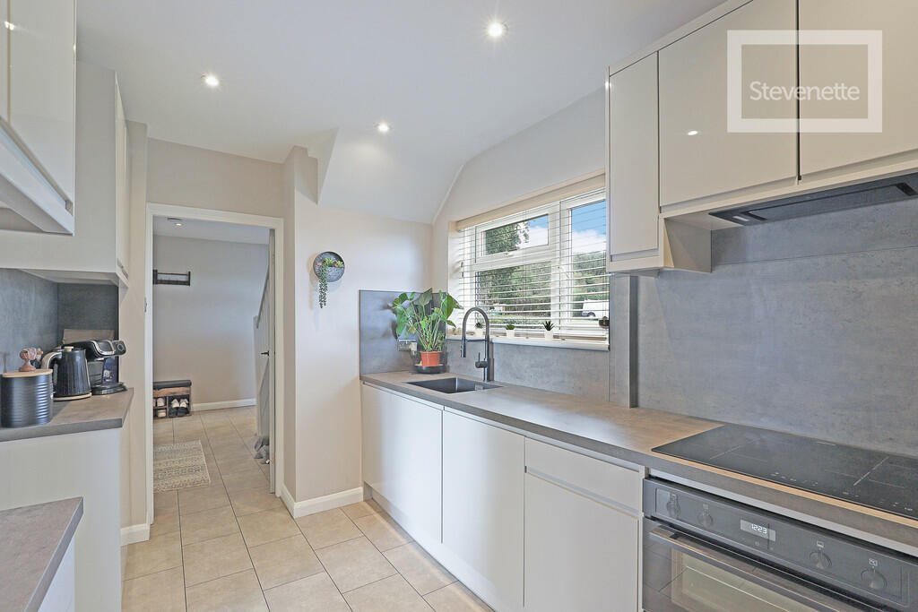 Additional image 9 of Western Avenue, Epping