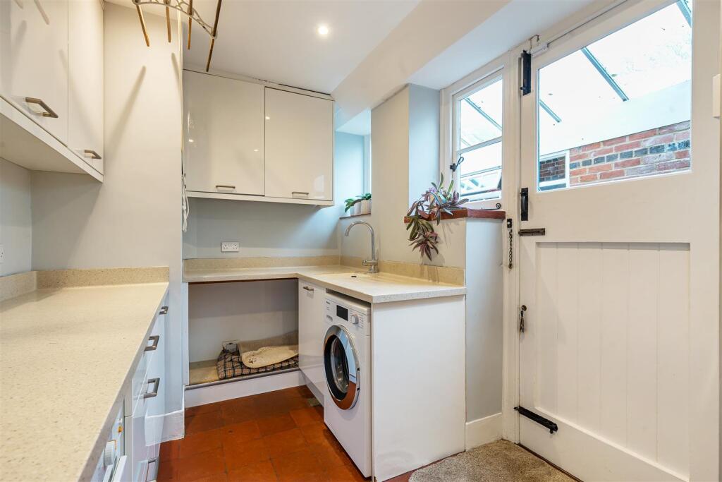 Additional image 16 of How Lane, Chipstead