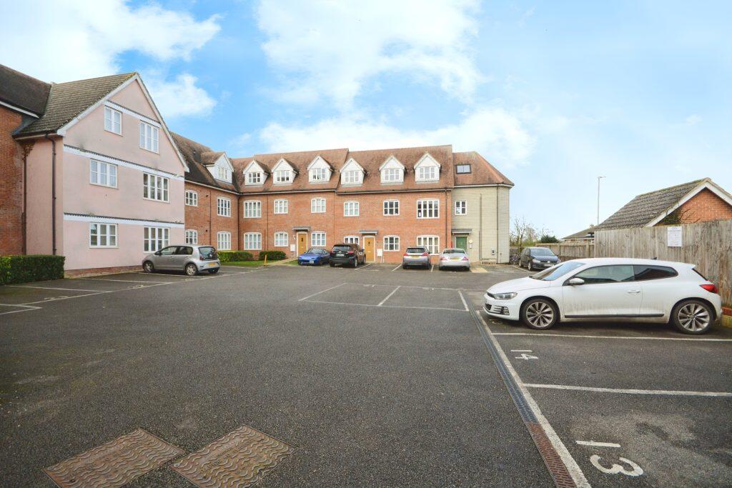 Additional image 2 of White Hart Way, Dunmow, CM6 1FS