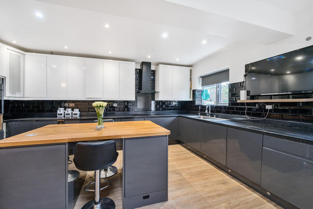 Additional image 5 of Ridgemount Avenue, Croydon