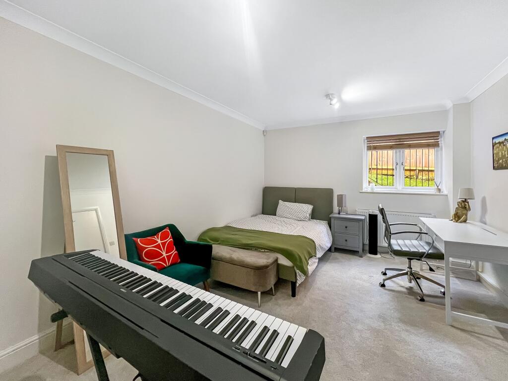 Additional image 19 of Chynham Place, South Croydon, CR2