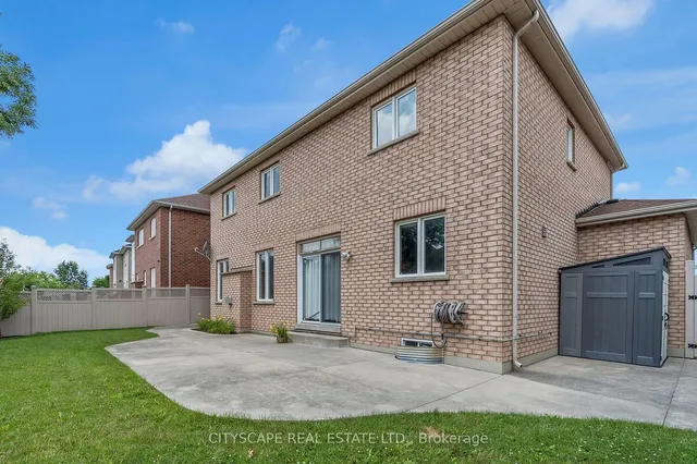 Additional image 32 of 33 Huntspoint Dr