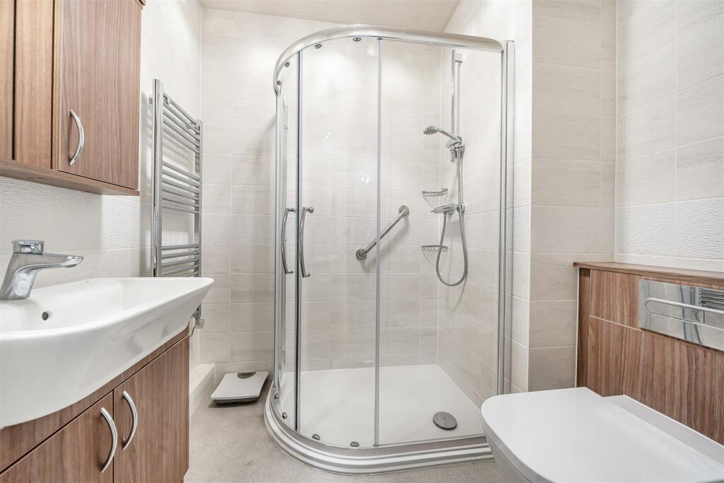 Additional image 10 of Cooper Lodge, Frinton-On-Sea