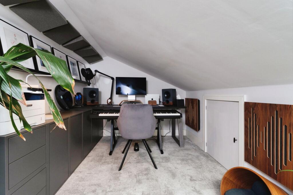 Additional image 9 of Edward Road, Coulsdon, CR5