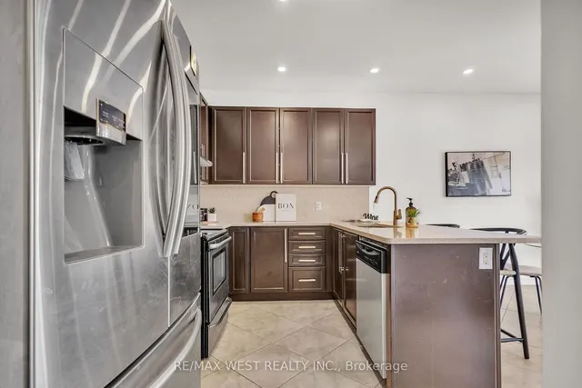 Additional image 11 of 84 Lone Rock Circ