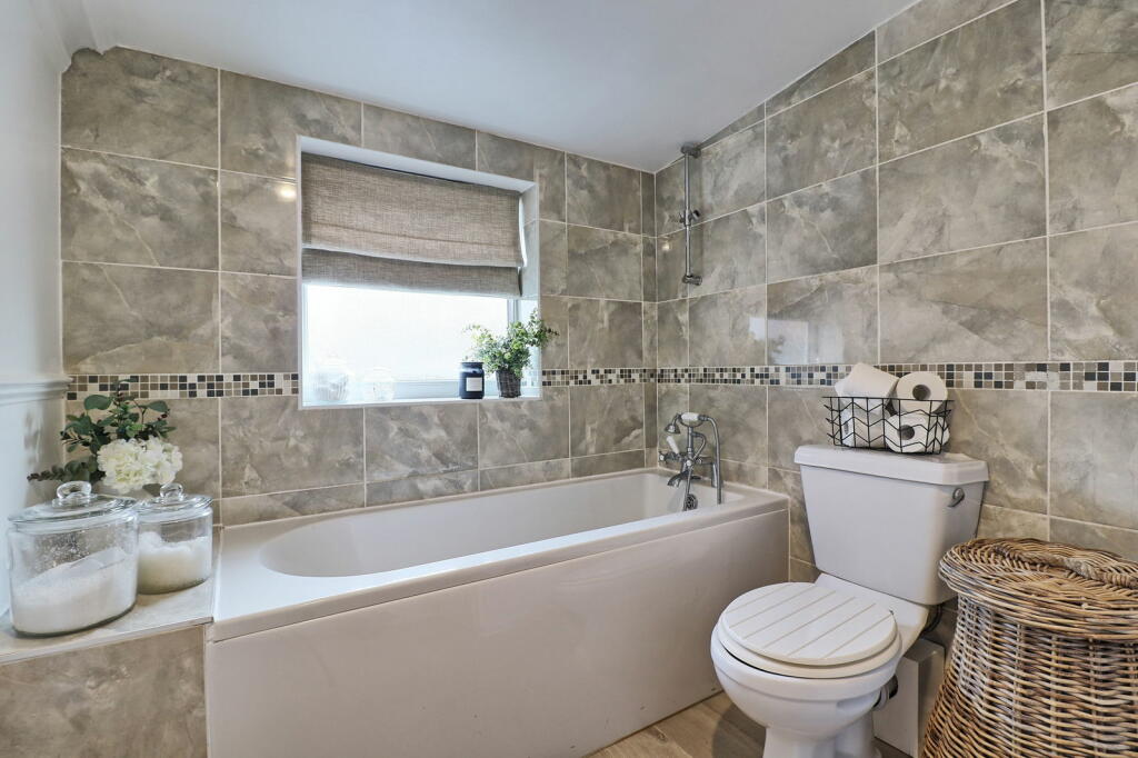 Additional image 8 of Essex Road, Burnham-on-crouch, CM0 8EQ