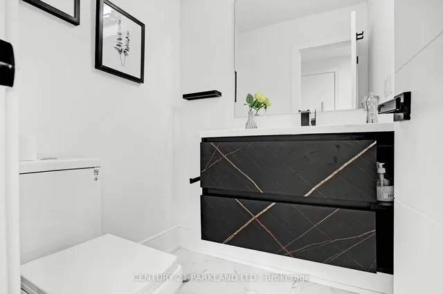 Additional image 13 of 978 Carlaw Ave