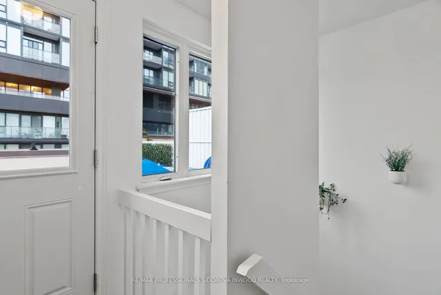 Additional image 24 of 22 Western Battery Rd Unit 106