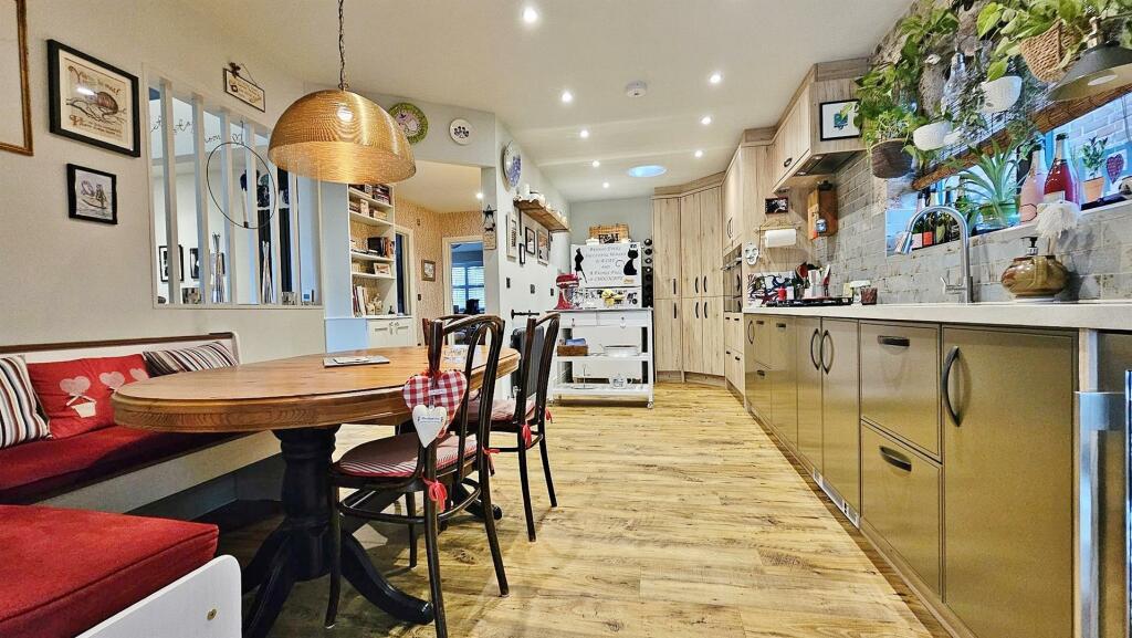 Additional image 2 of Harold Road, Frinton-On-Sea