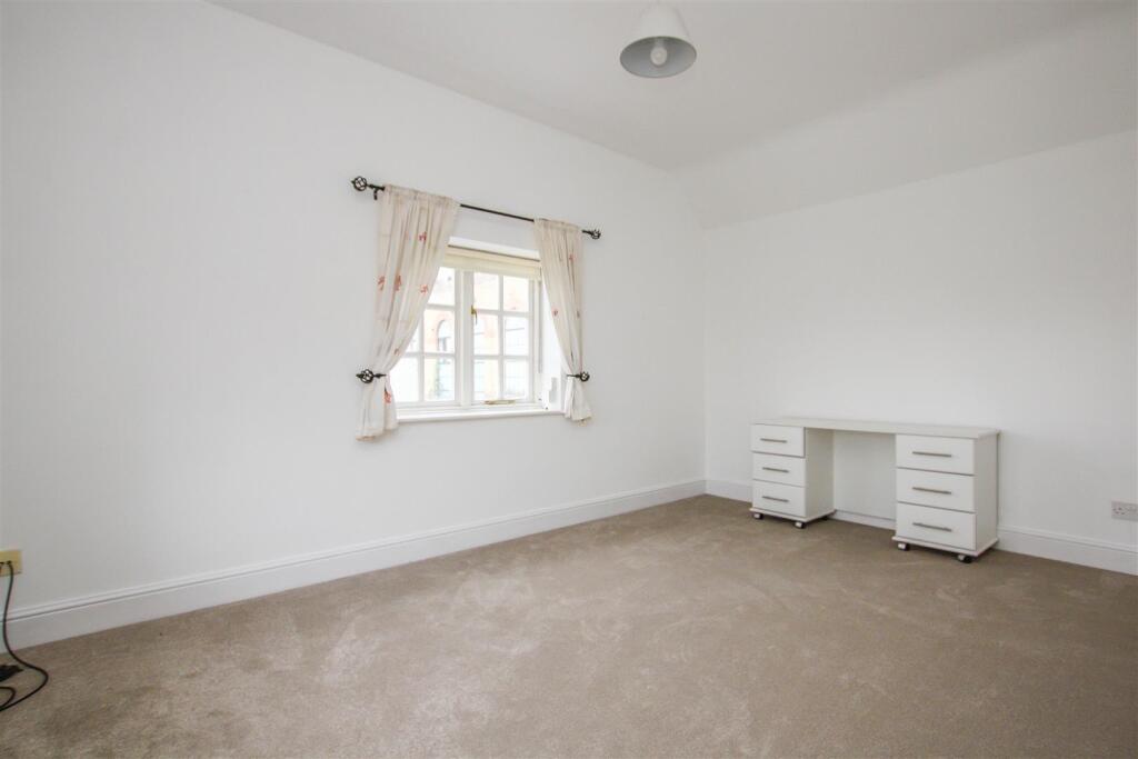 Additional image 11 of **PRIME 6.5+ ACRE PLOT** Great Warley Street, Brentwood