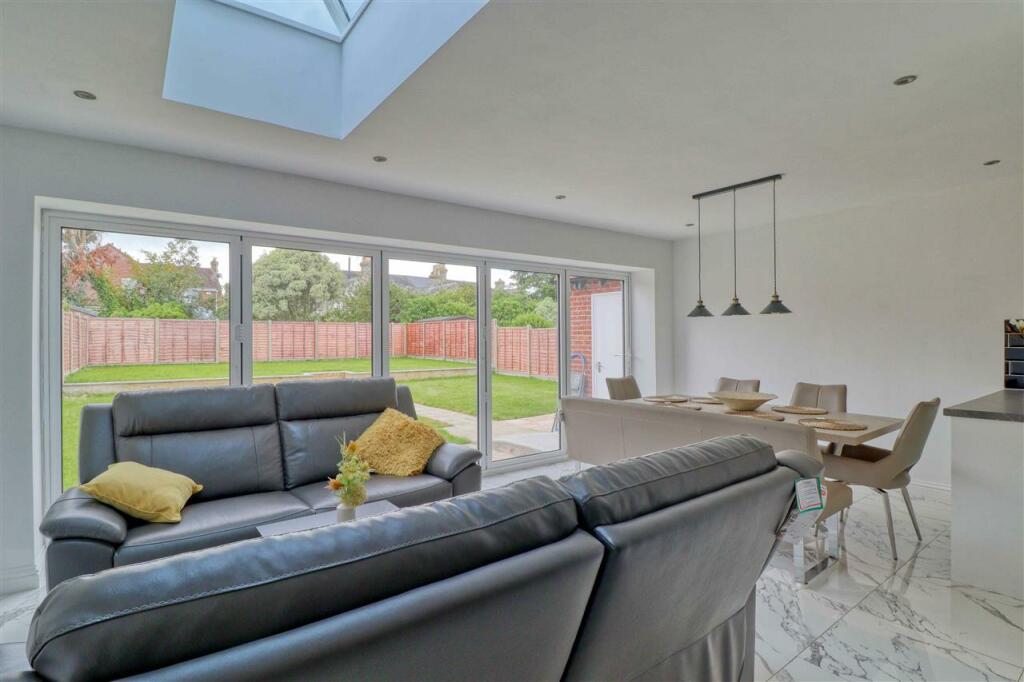 Additional image 17 of Upper Third Avenue, Frinton on Sea