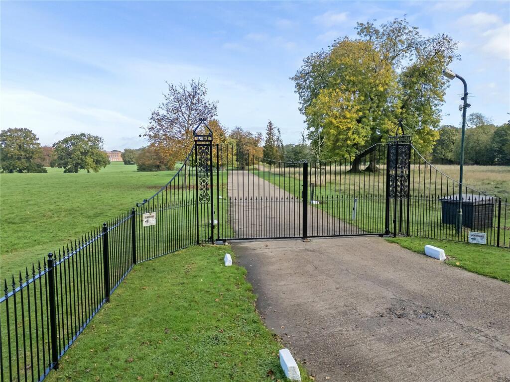 Additional image 13 of Brizes Park, Ongar Road, Kelvedon Hatch, Brentwood, CM14