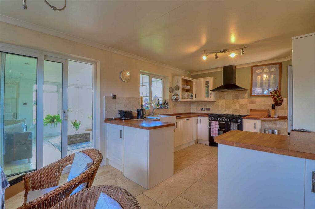 Additional image 6 of Devereaux Close, Walton on the Naze