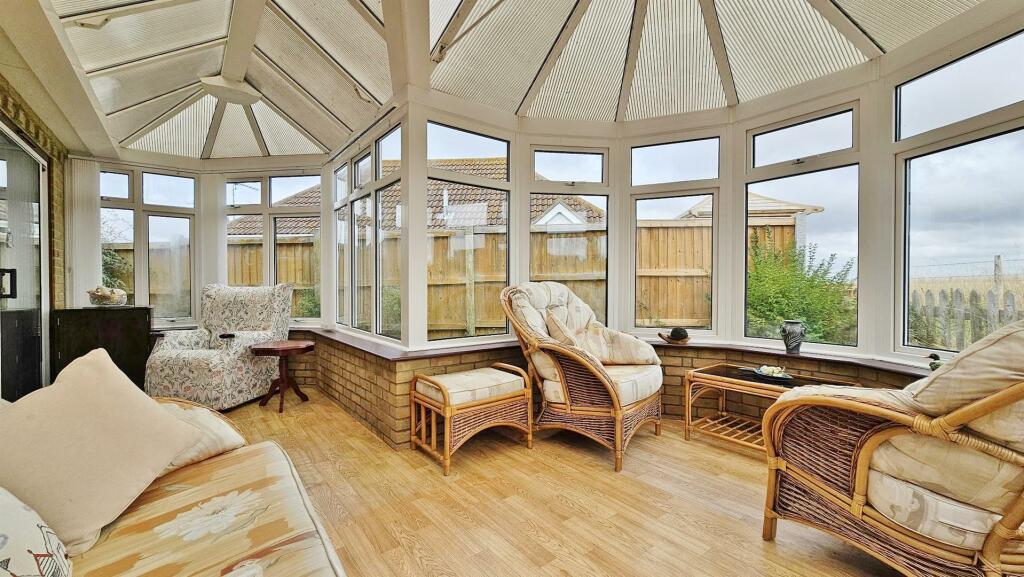 Additional image 6 of Louise Close, Walton On The Naze