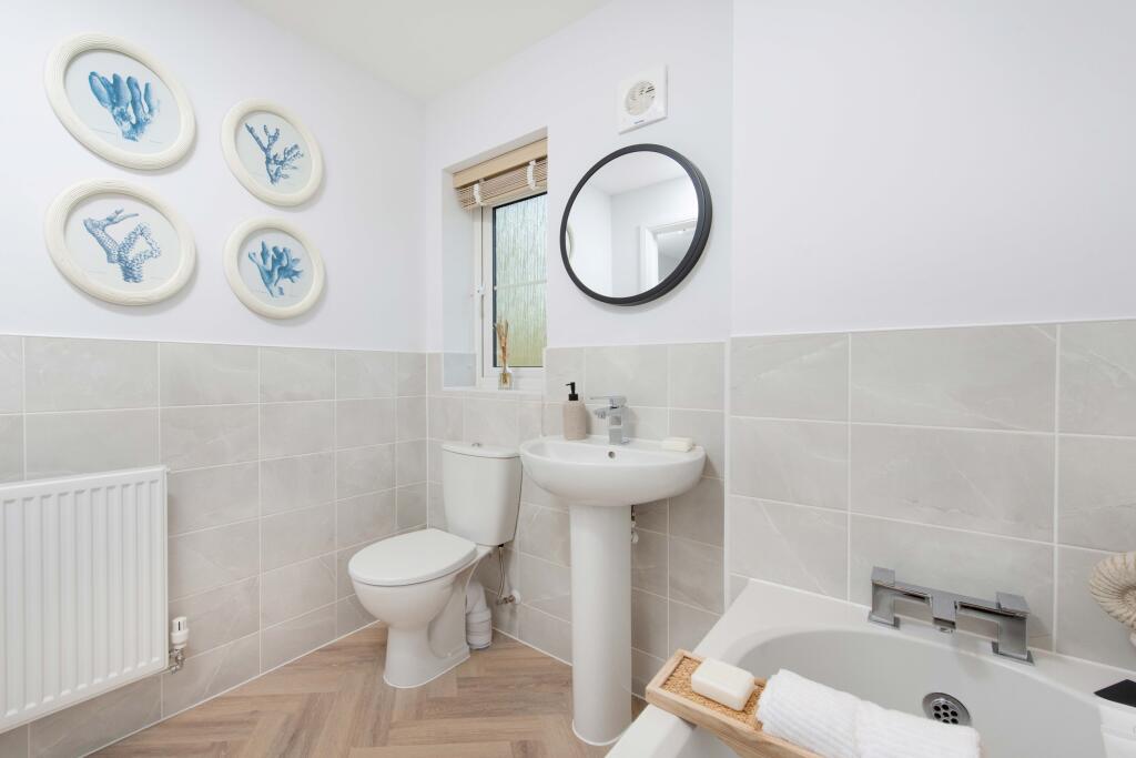 Additional image 7 of Low Road, 
Dovercourt, 
Essex, 
CO12 3TX