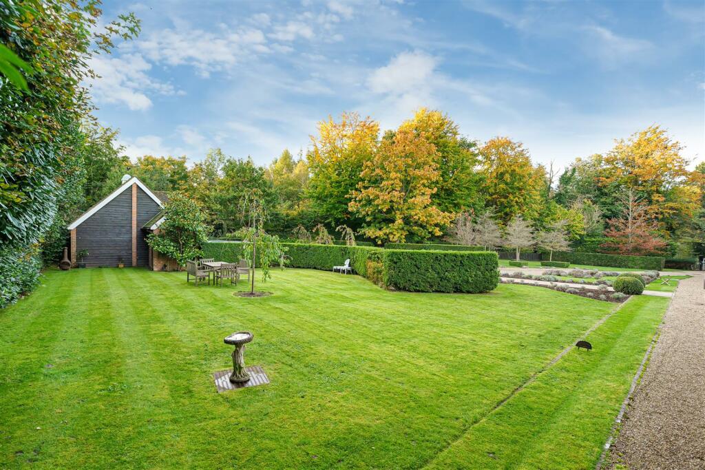 Additional image 4 of High Road, Chipstead, Coulsdon