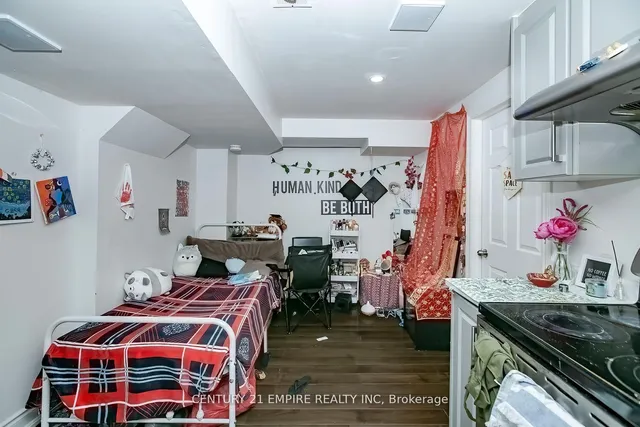 Additional image 31 of 4 Lake Louise Dr