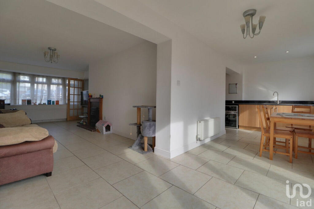 Additional image 5 of Hookfield, Harlow, CM18